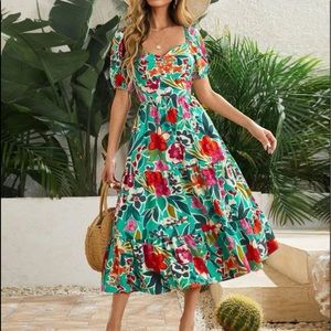SHEIN- Size Small- Sweetheart neckline Floral Dress